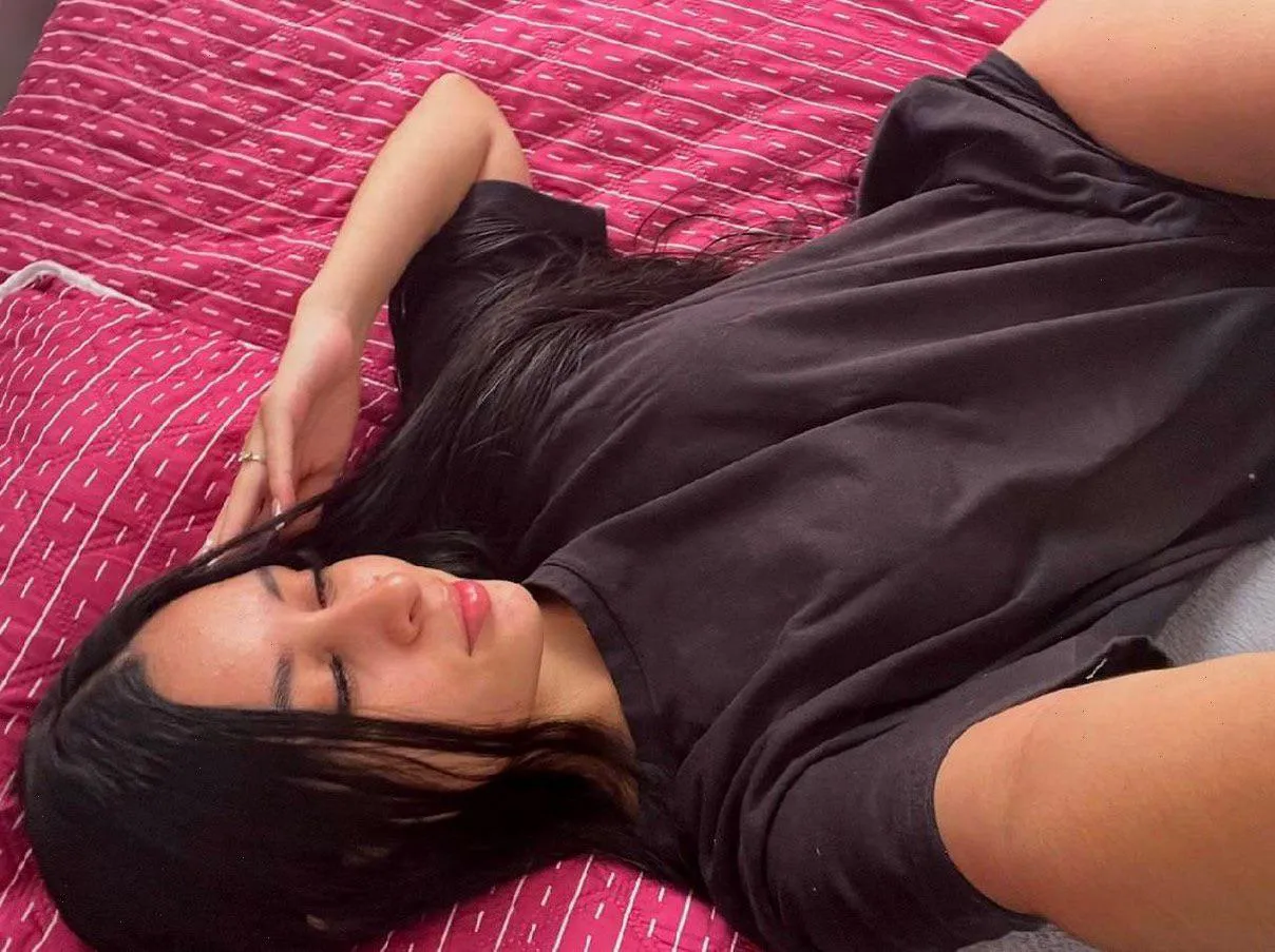 should i spread my legs ?