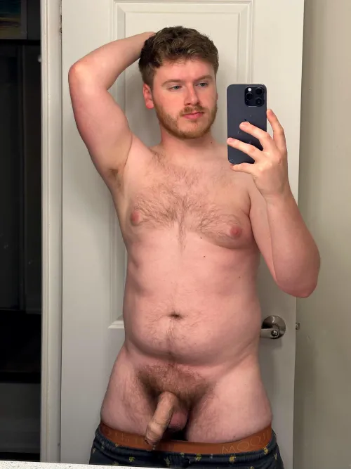 Someone said they liked how hairy I’m getting and it made my day 😁 [27]