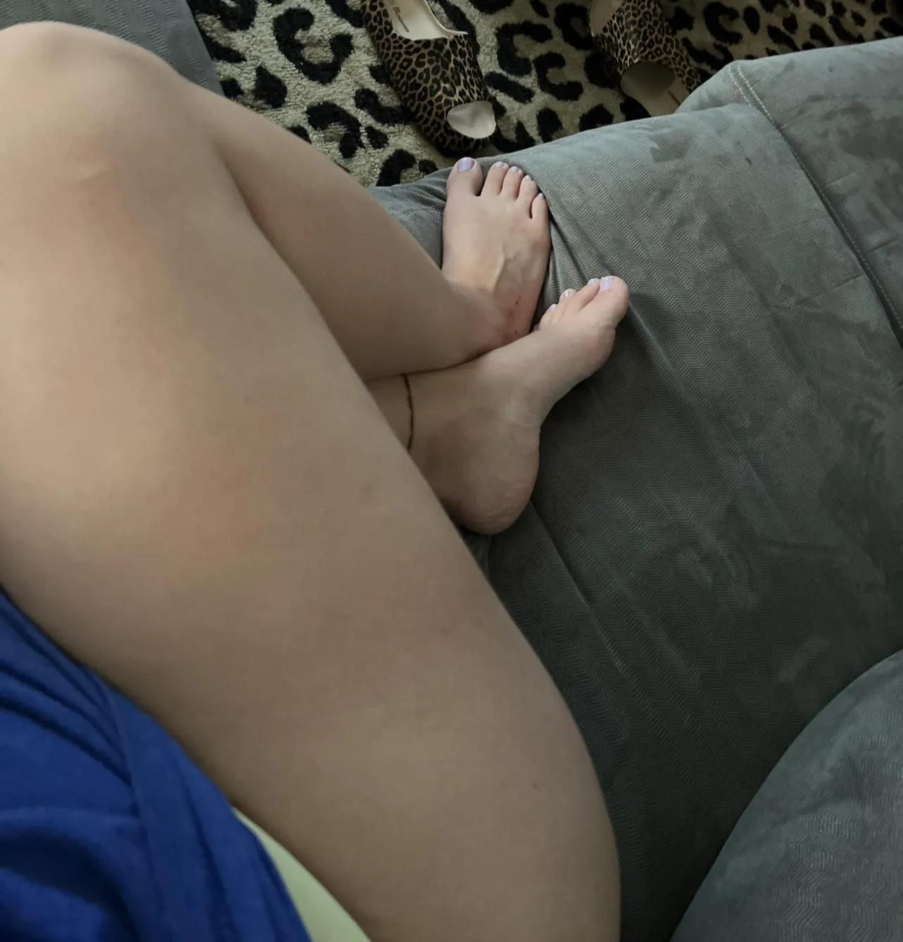 Suck on my toes while you fuck me