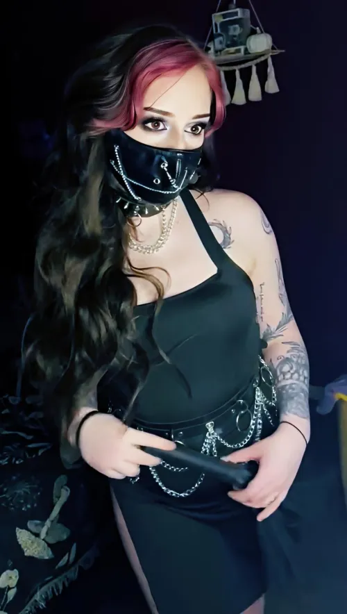 Training starts soon, don't let me catch you being late 😈🖤