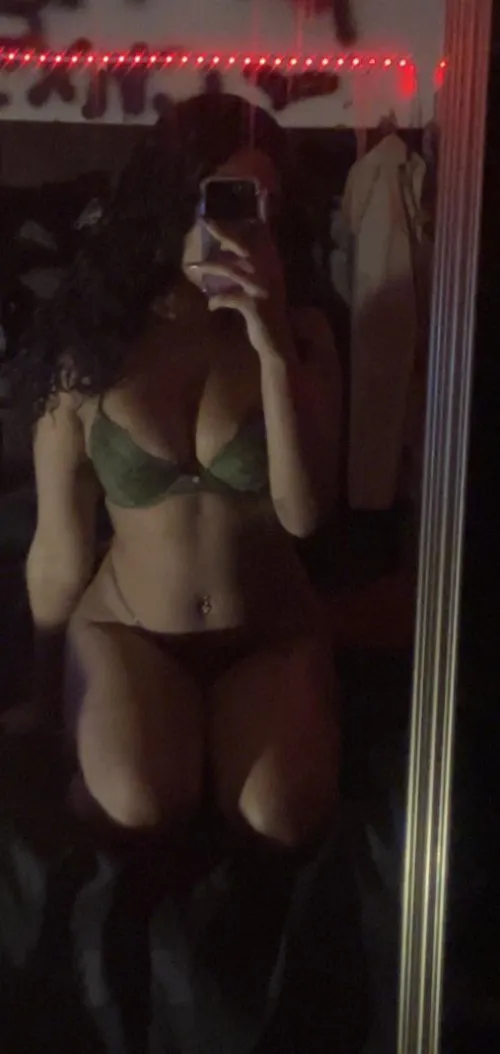 want to cum with this cute blasain cutie?🥰