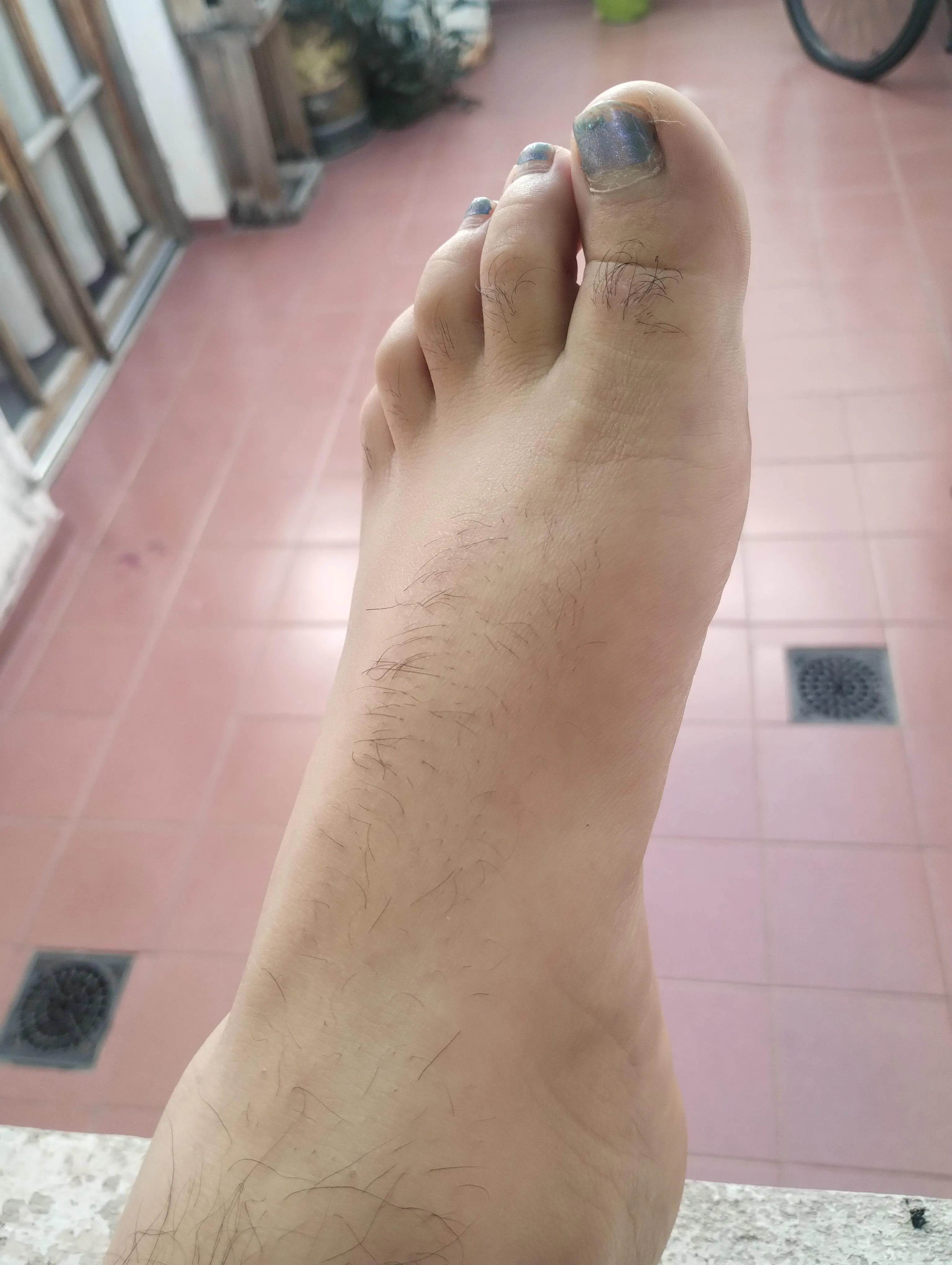 What w0uld u like to do with my hairy feet?