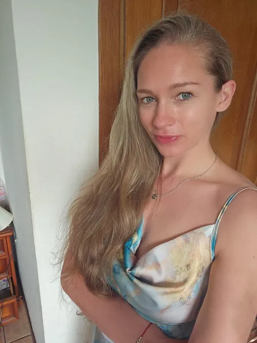 Who needs a trophy wife when you can have a filthy MILF? FREEOF below