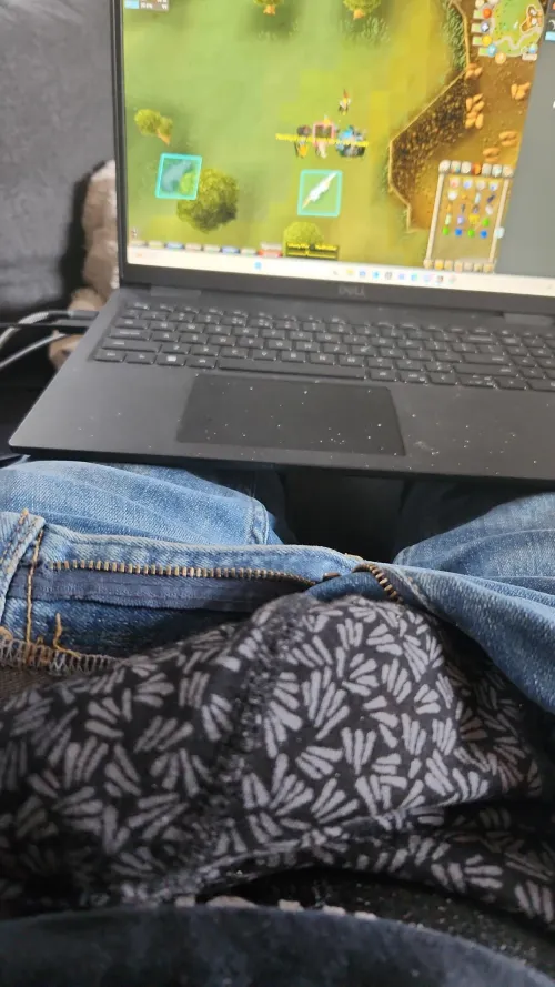 Who wants to CUM mine with me