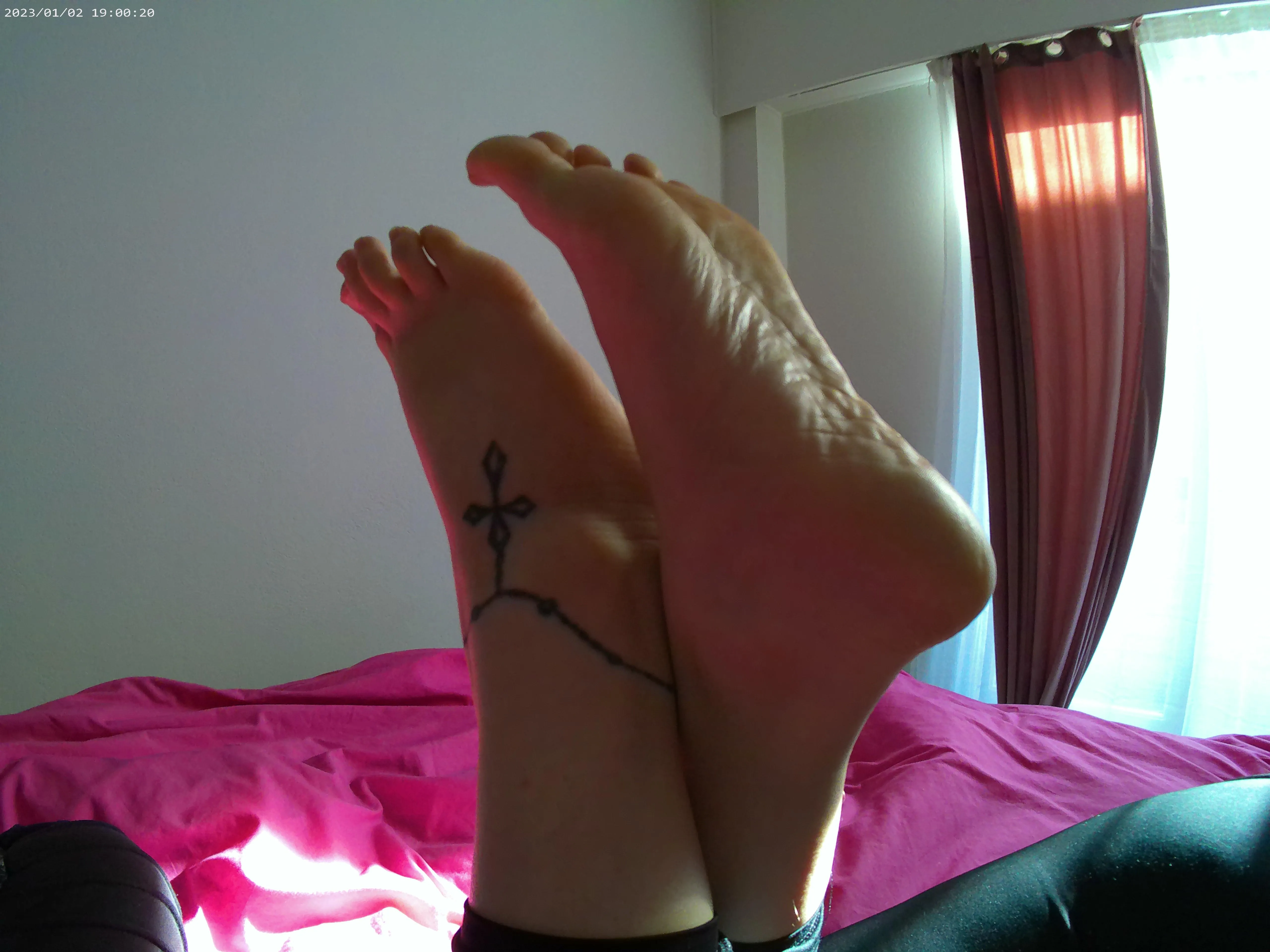 ελπίζω να σας αρεσουνε τα πατουσάκια με τατουάζ 😋