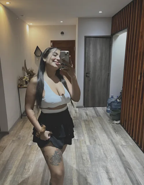 19F Are you ready to be the reason I can’t walk tomorrow? 😏