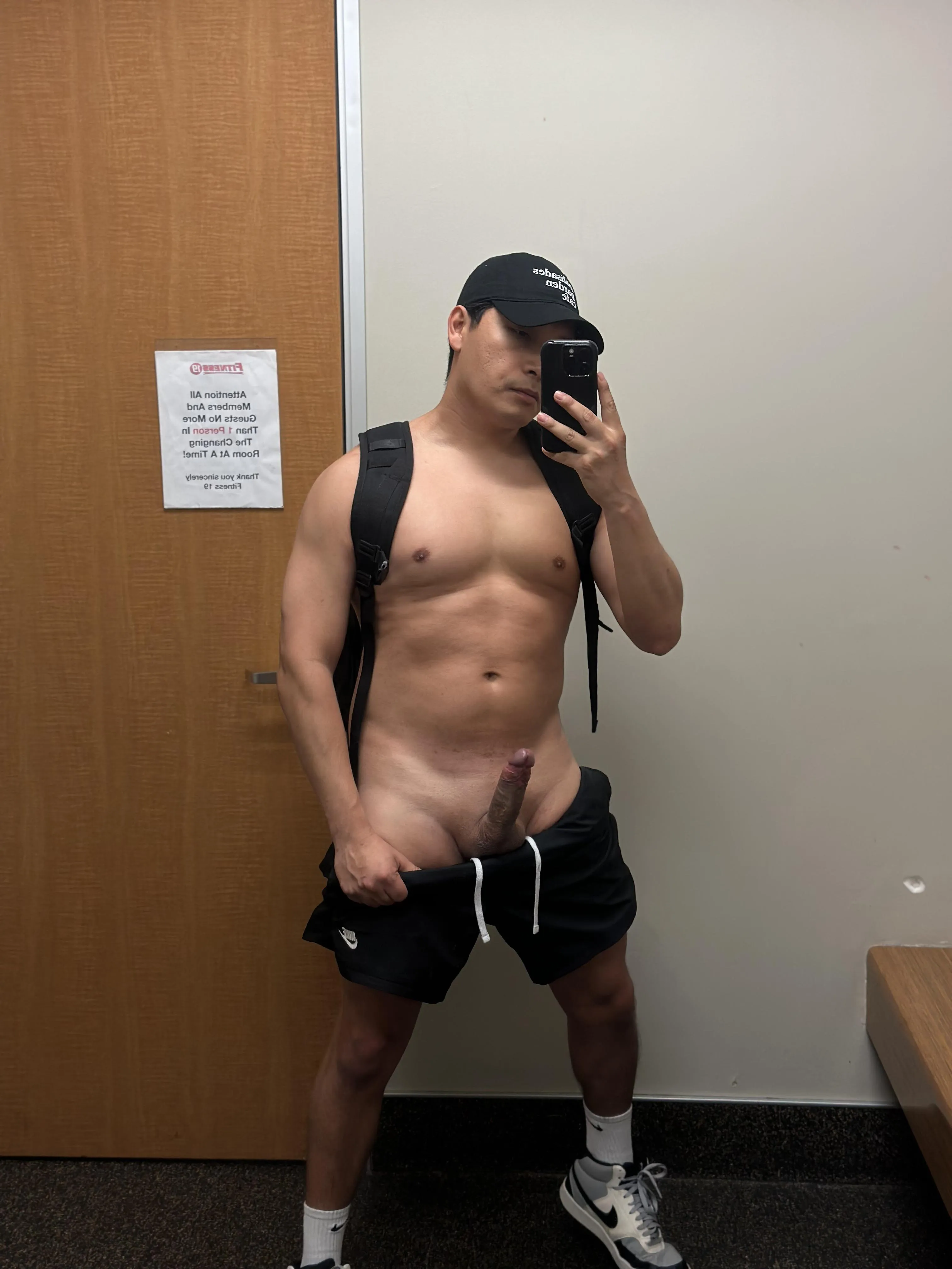 35 [M4F] #Venice - looking for fun company tonight.