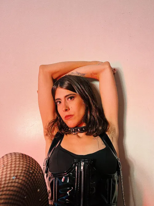 the most exquisite sacred scent spreading from my pits