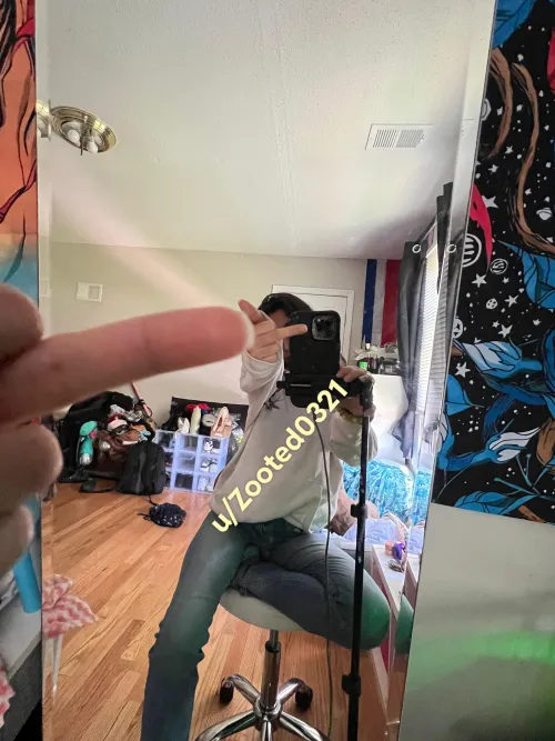 { 21F } fuck you , get me new clothes don’t you wanna see me wear something cute while i flip you off ? 😈😏