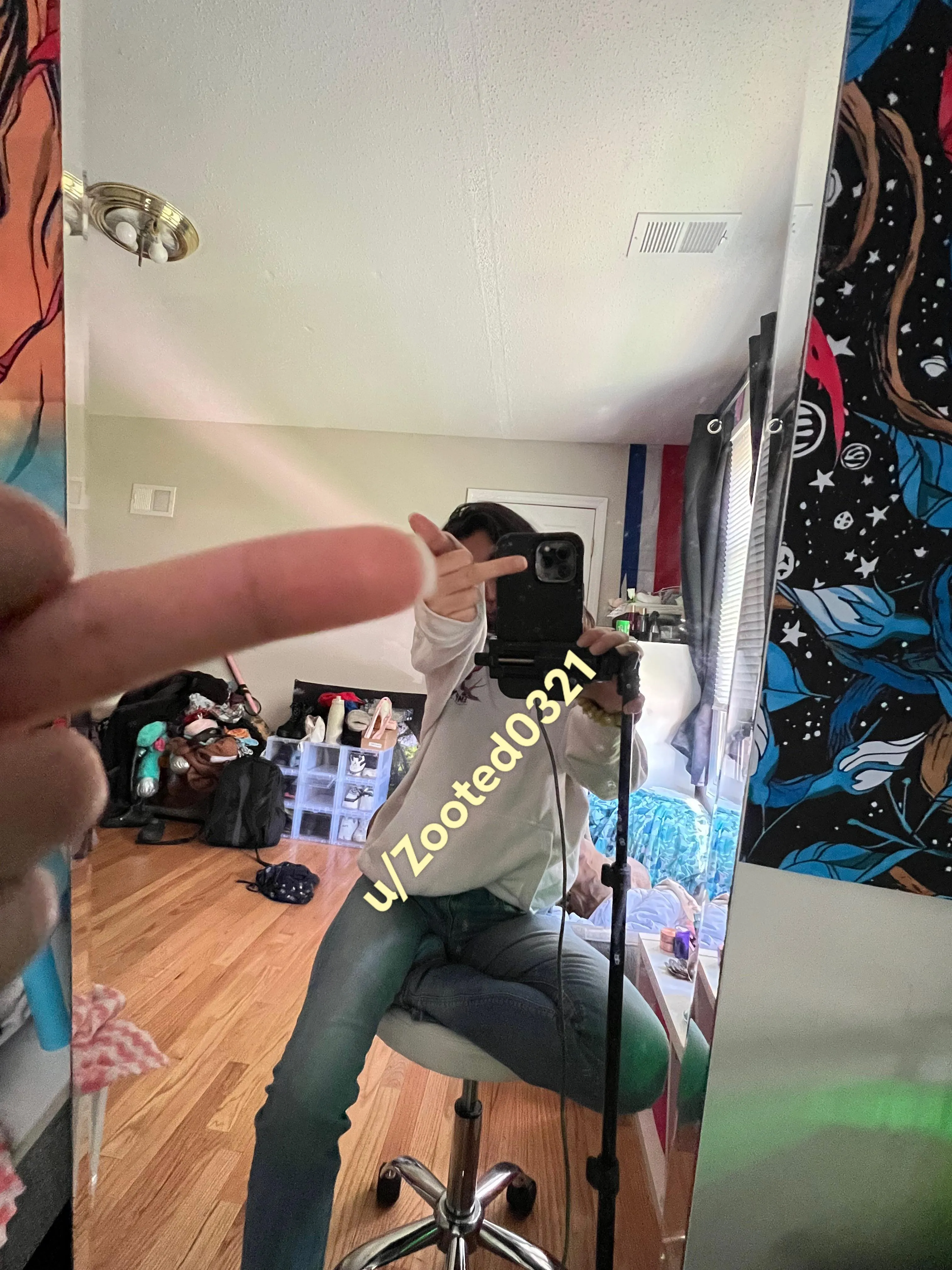 { 21F } fuck you , get me new clothes don’t you wanna see me wear something cute while i flip you off ? 😈😏