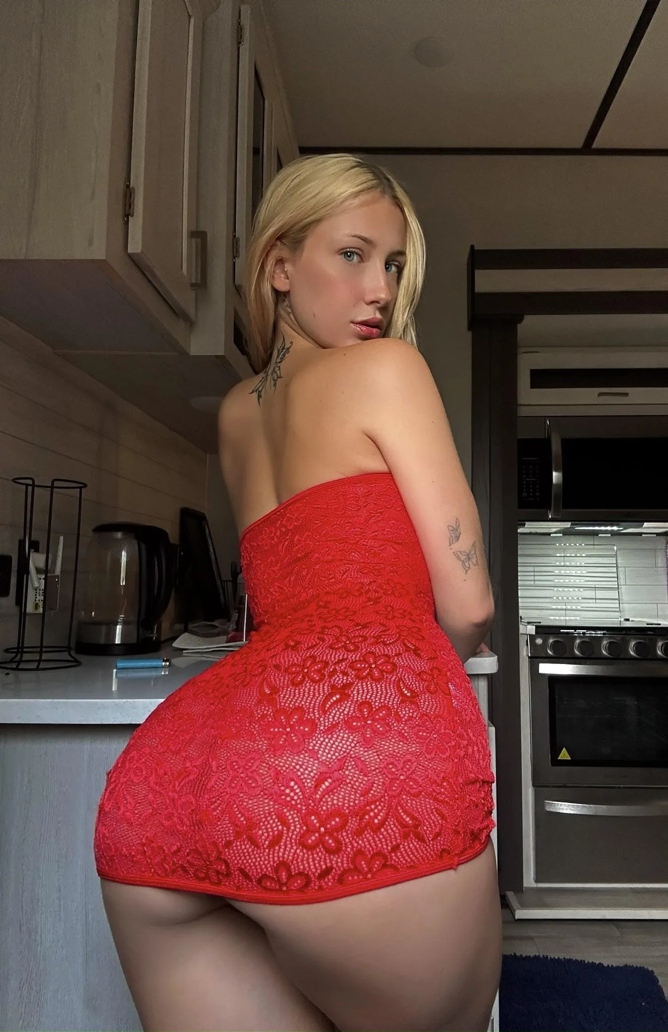 Come bend me over the counter