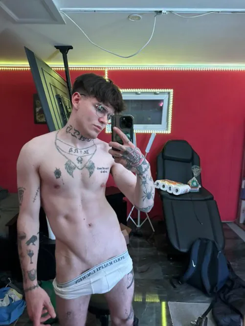 do you like my big V shape ?