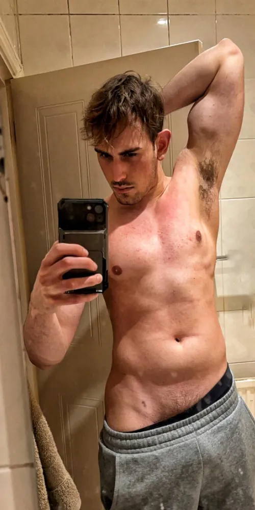 Do you like these hairy twunk pits?