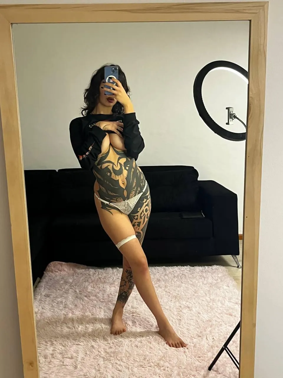 Hotwives may have their fun, but single girls bring the fire 🔥