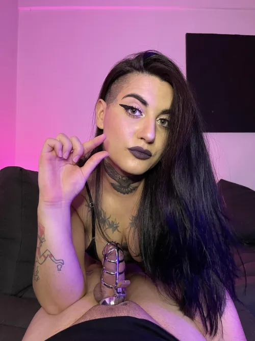 I should cage you for having a mini dick, you're such a loser that you should be locked up