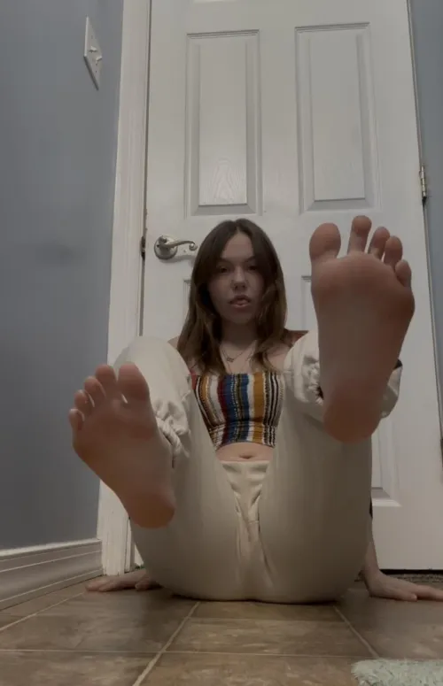 I want to dominate you with my feet