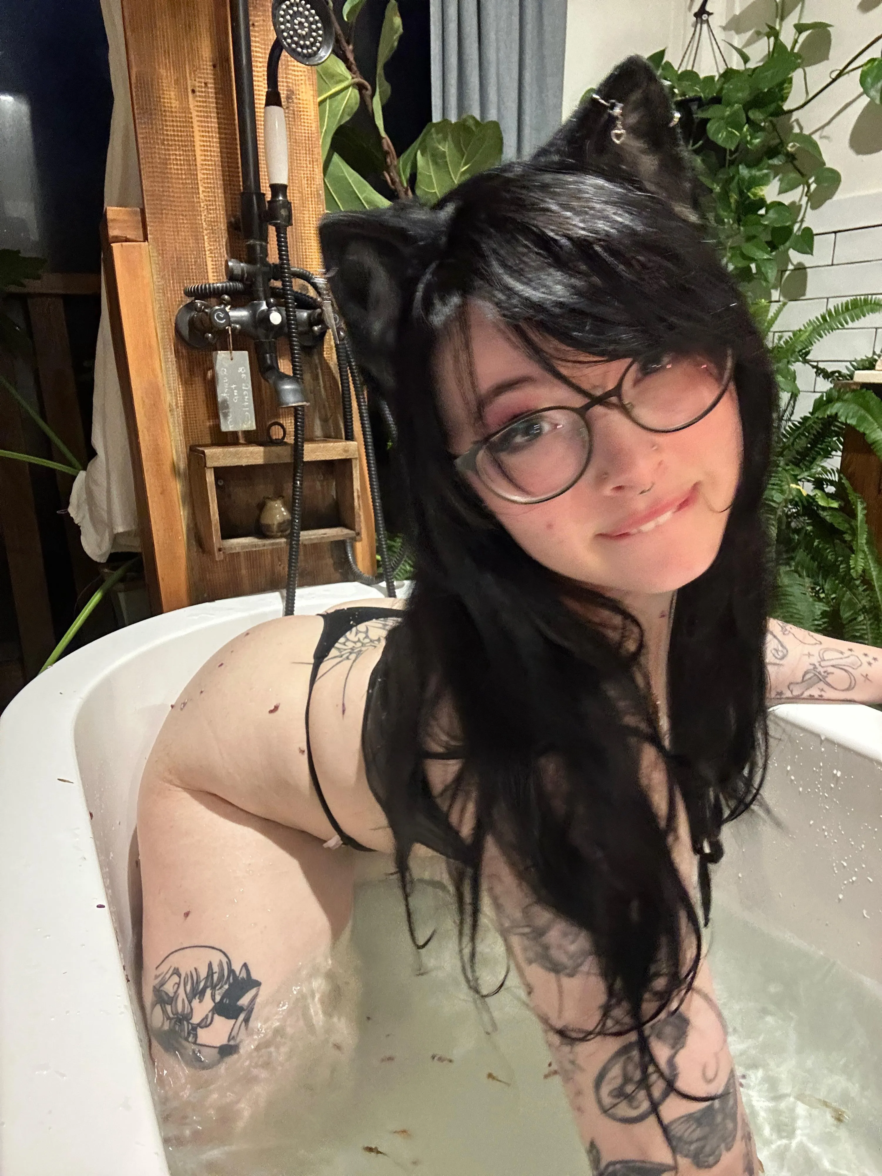 Join me in the tub master
