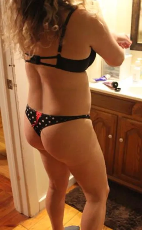 Just a horny married MILF getting ready to head out to have some fun