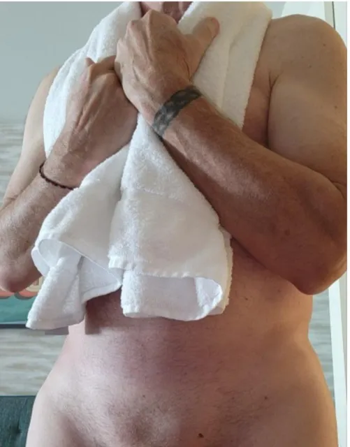 M4F or Cpl tonight, able to host (hotel)