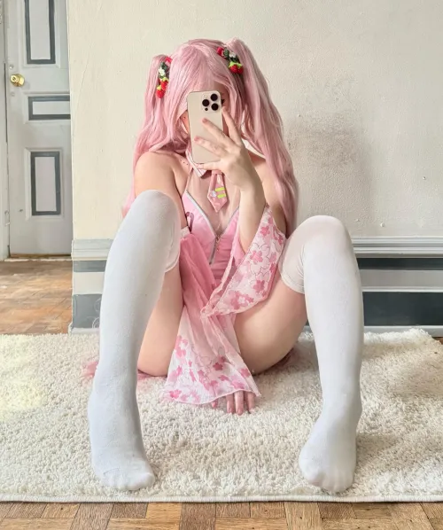 Sakura Miku by Rae