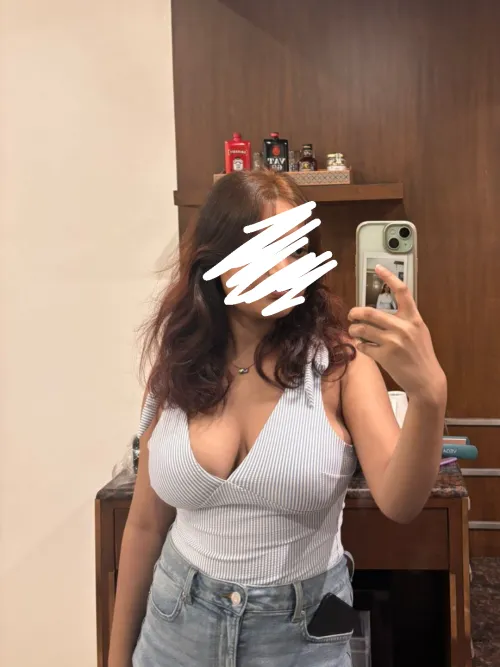 Seeking for a genuine sugar daddy who knows how to treat a woman my telegram : @nehaaa_2006