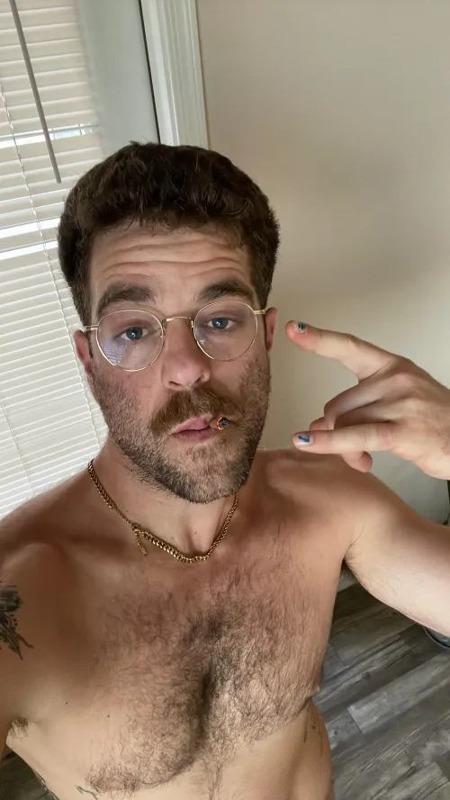 Sneaky afternoon joint 💨