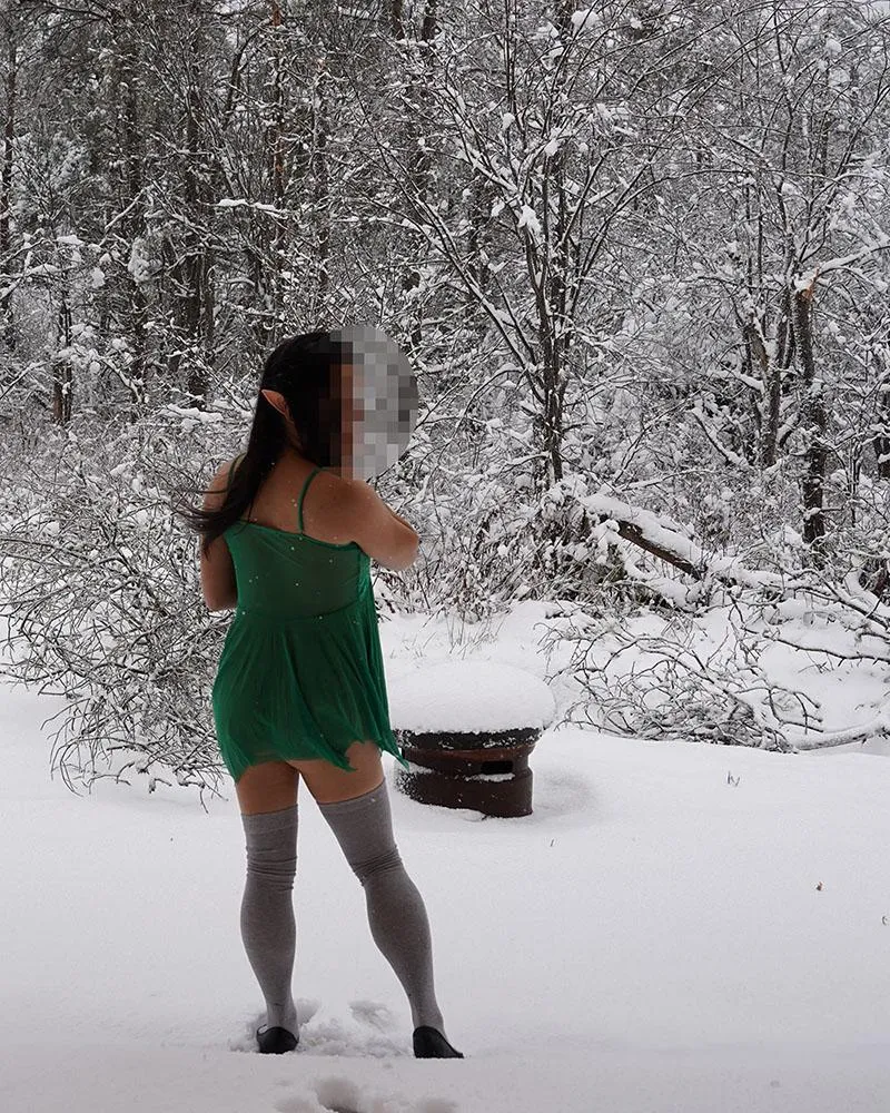 Snow elves seeks human warmth