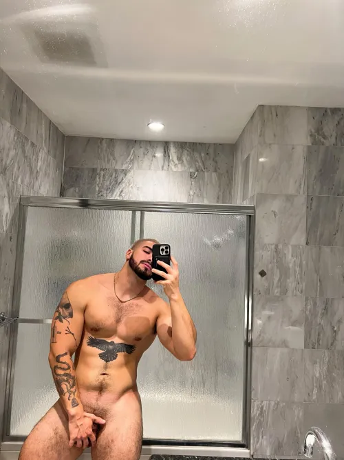 That V makes my cock look good 😛