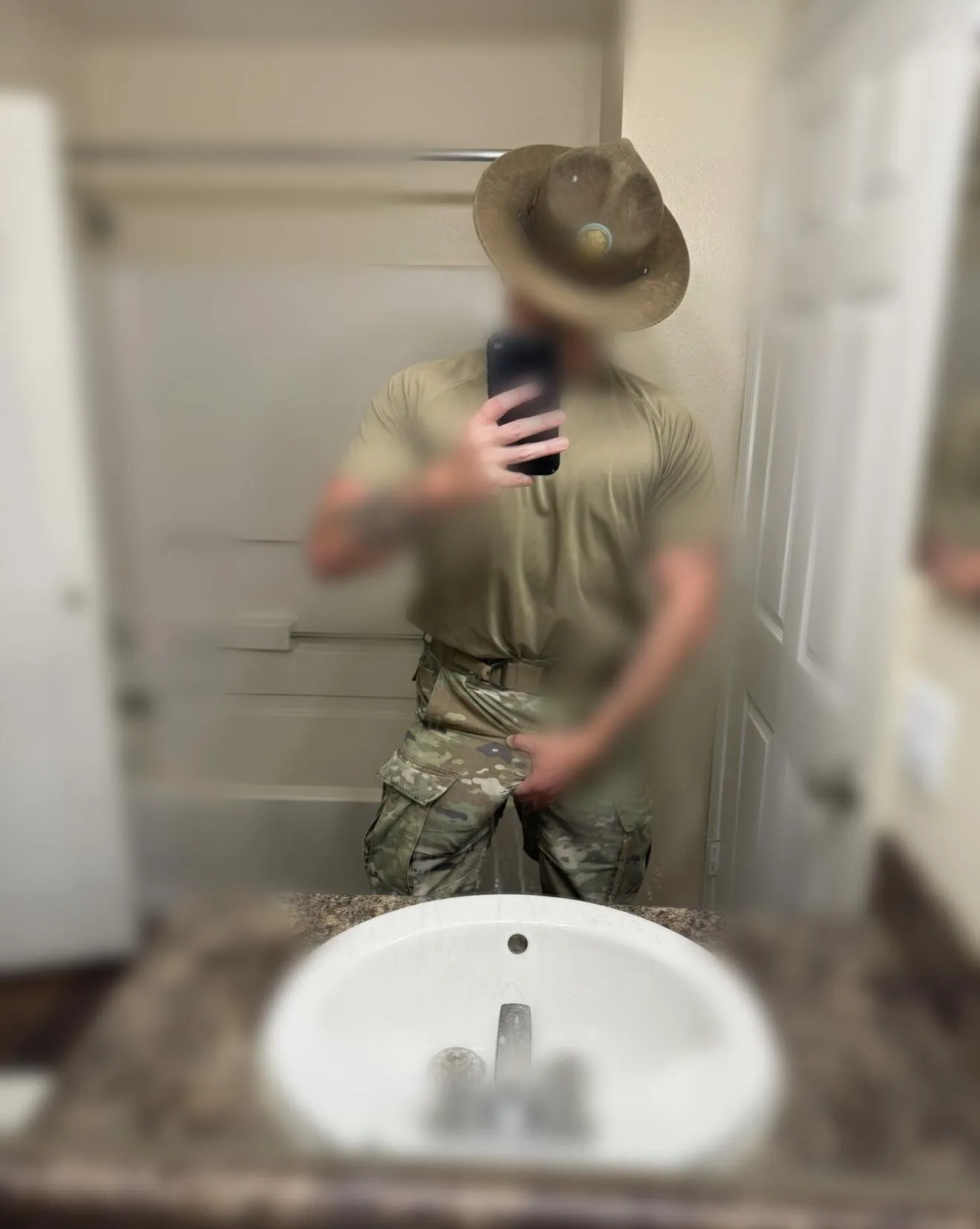 Tops off when it’s hot 🤤