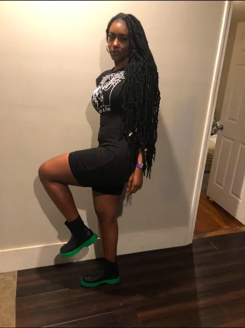 Whitebois aren’t men. They’re objects in the presence of a Black Goddess.😂