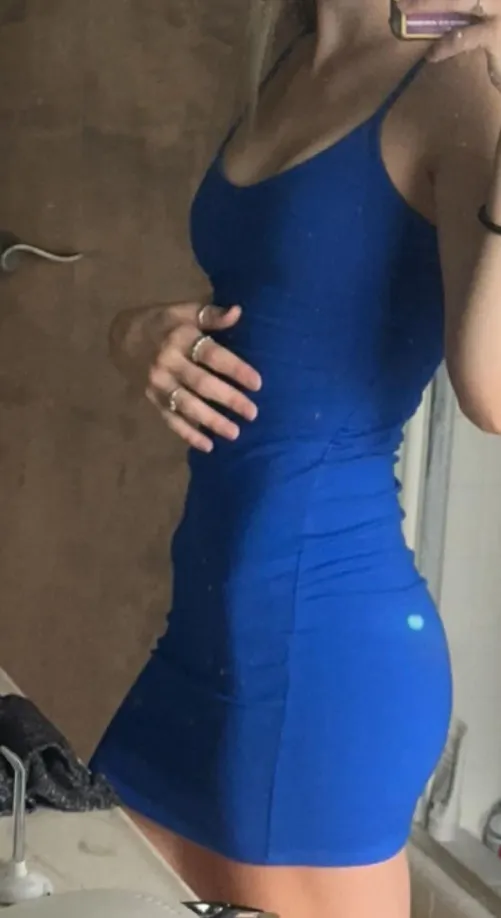 always wondered what it would be like to be touched unexpectedly by a stranger, wwyd ?