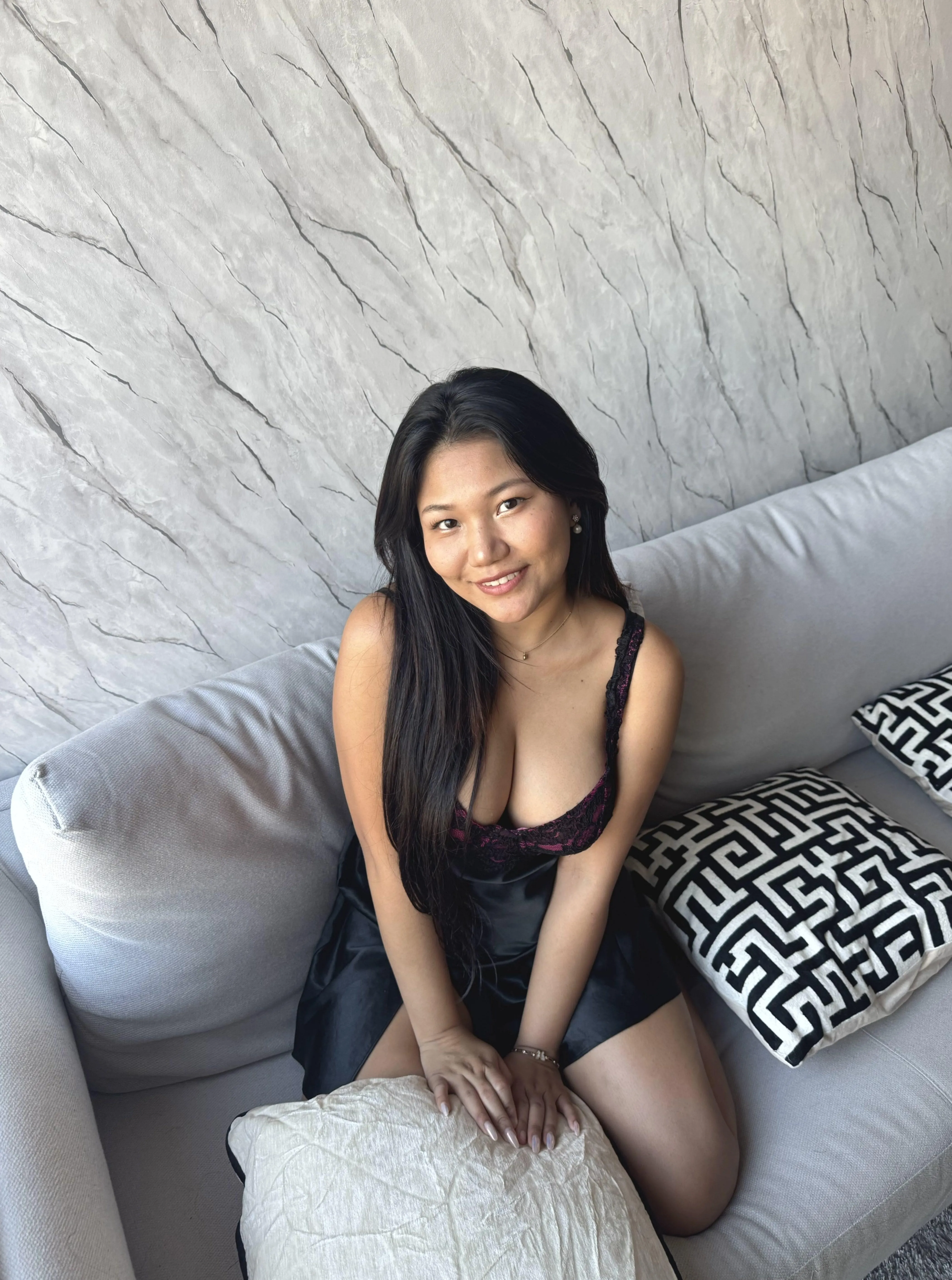 Are there many white guys here who like Asians?