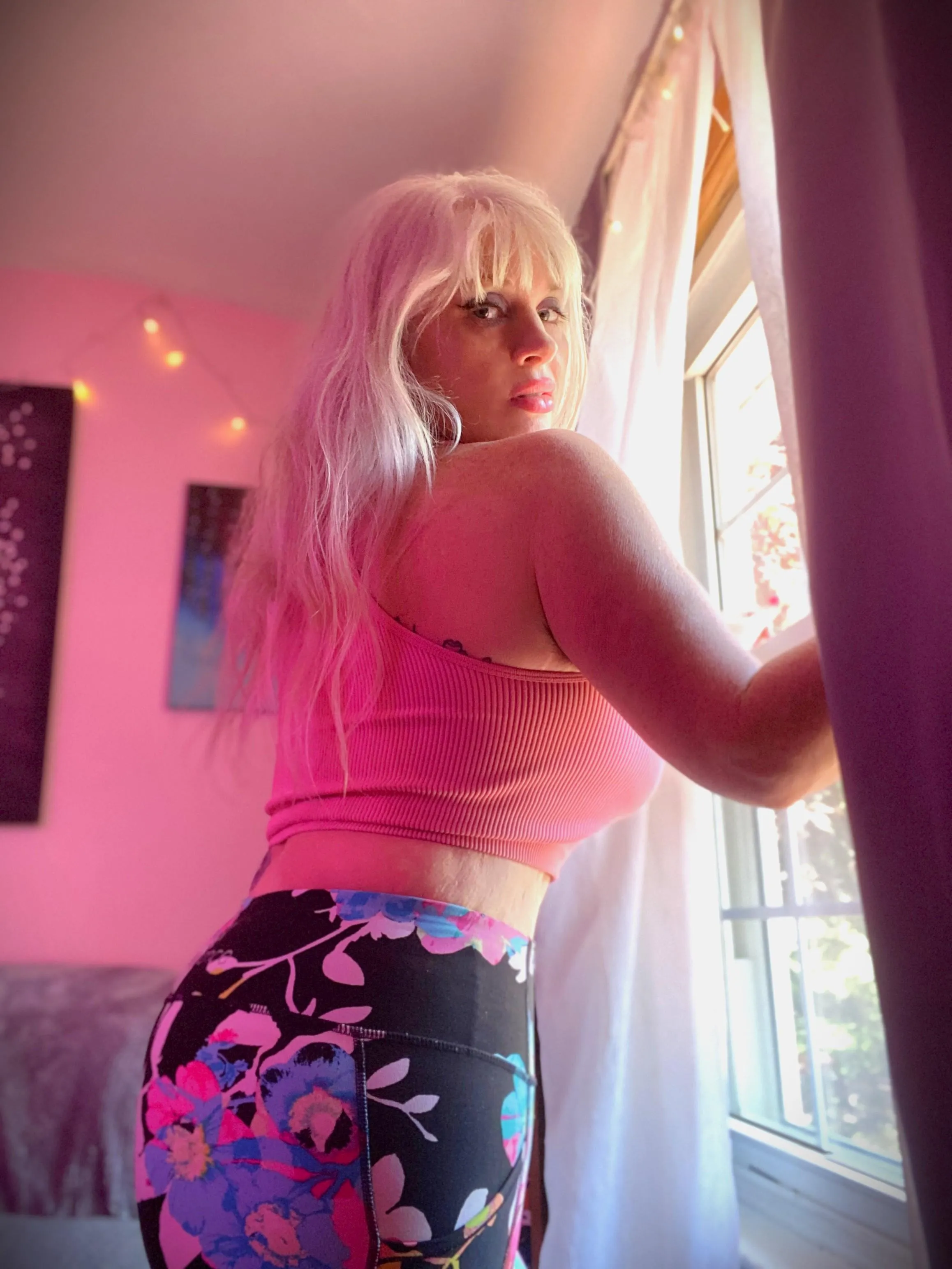 Edge For Mommy..
I'd like a full report of your worship goals for this evening.
Be creative? Could be fun..DM on any of my fanclubs for personal attention from Mommy :) ILY