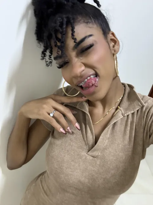 Just a Latina baddie who's feeling cute