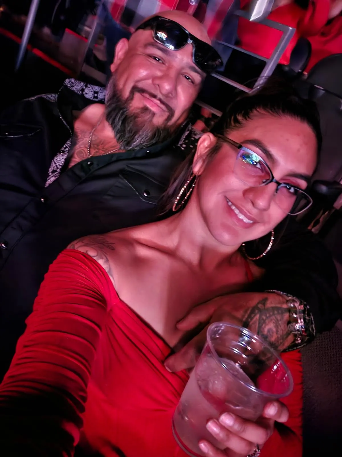 Looking for MF or F to meet and play with tonight