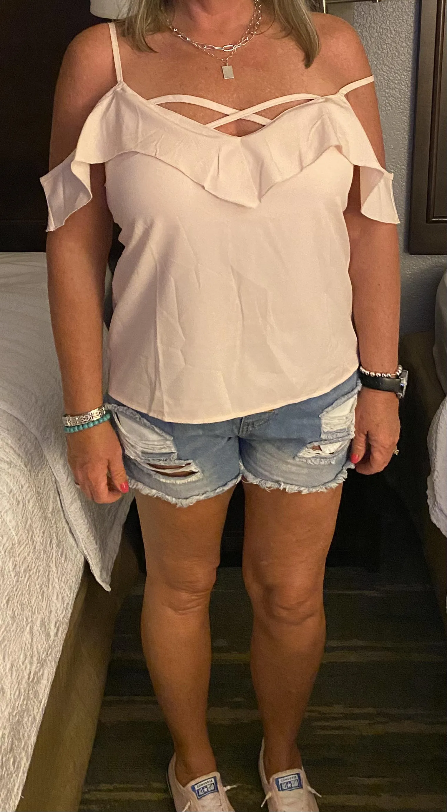 No bra, daisy duke shorts, ready for fun and excitement.   Let me make you a custom set of pics or a video💋