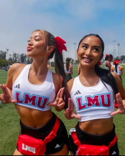 Sports bra lines are so good