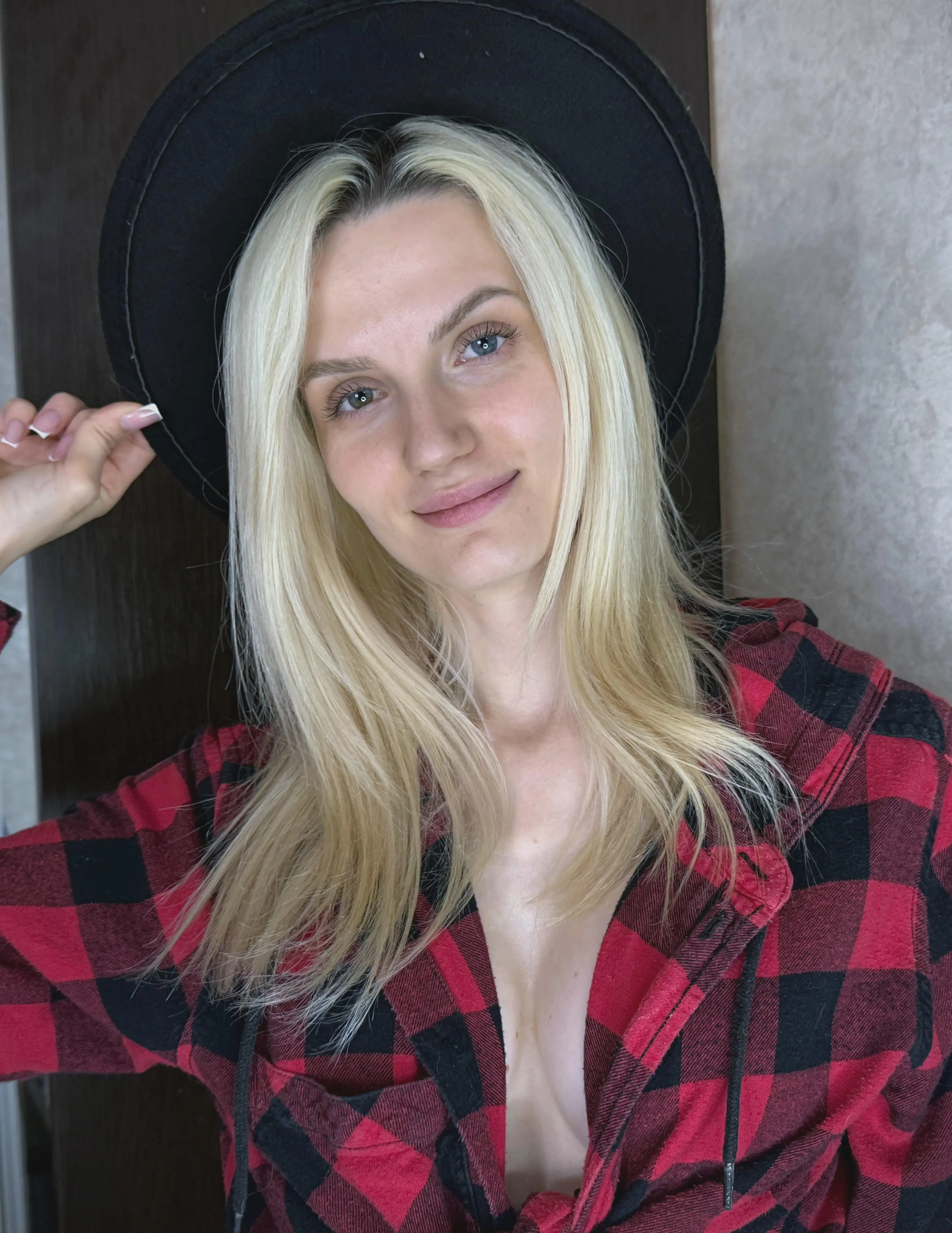 the hat is what makes this so hot