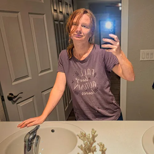 took this pic feeling cute, should i keep it or delete it?🤳