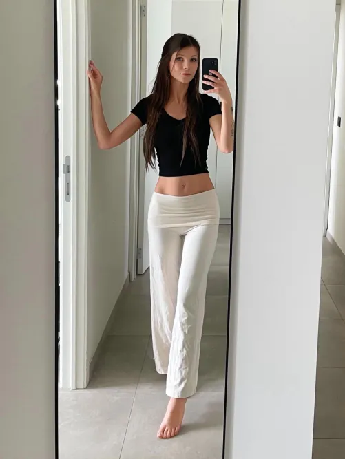 yogapants are more fun worn low rise 😋