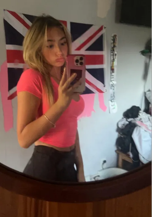 19F. I know you love serving me, just give in to your temptations and come be my new slave! ;) USA EST