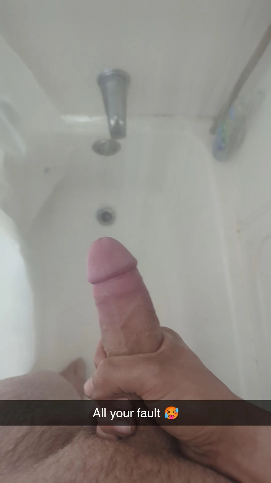 25, 6+ feet tall ,fit , looking for female 😜 freddy