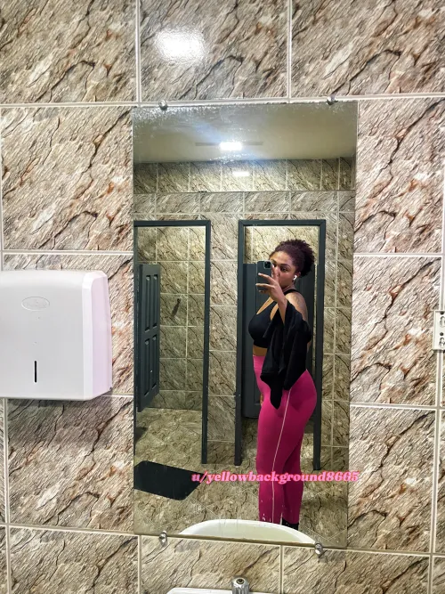 betas cry at the sight of me and beg to worship me