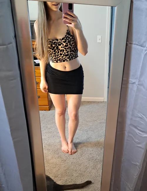 Hi y'all! Full fit brought to you by Shein! Fits perfectly :)