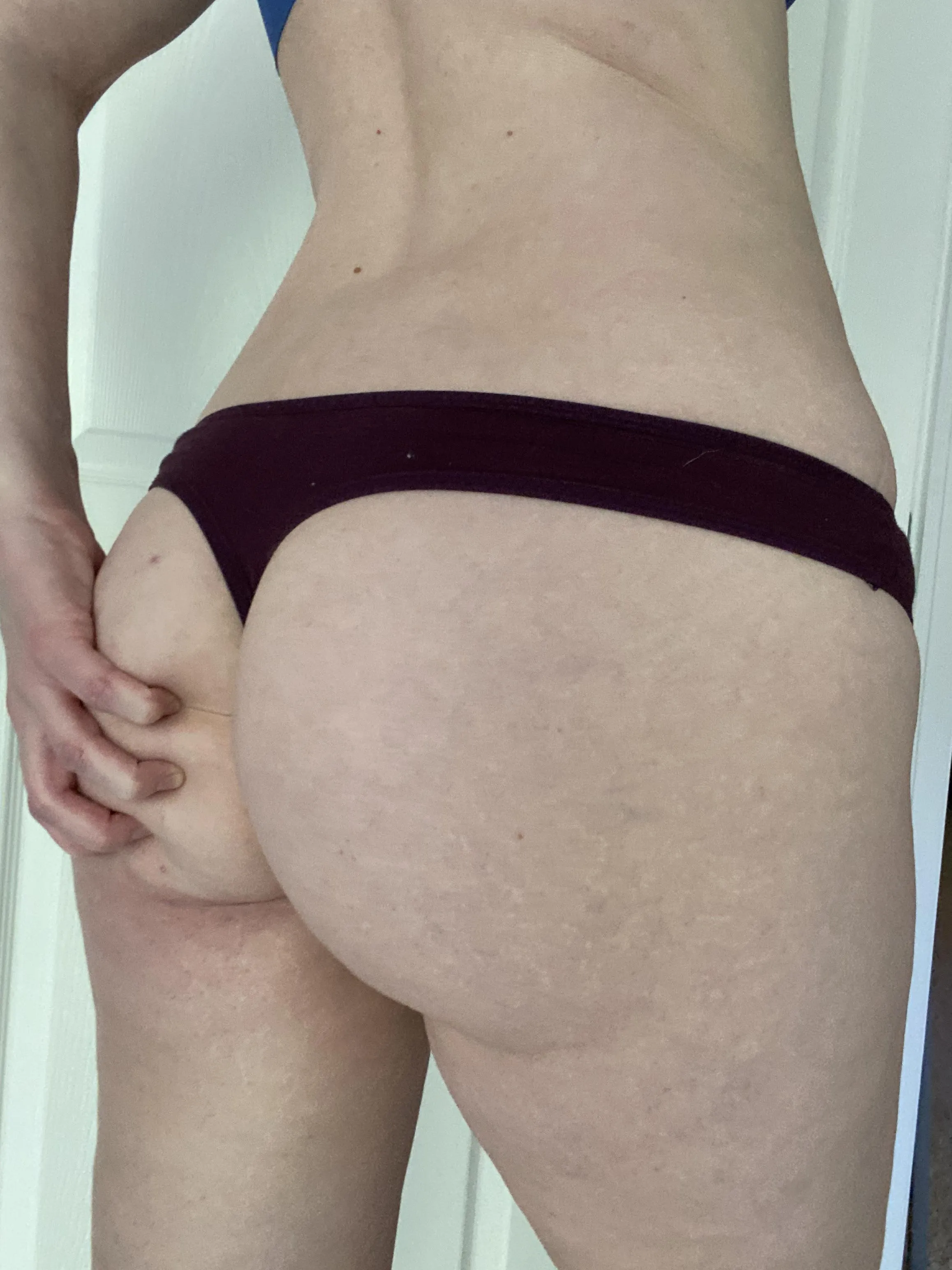 I love having my butt grabbed 😈