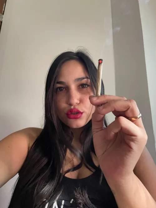 I'll offer you a puff, darling 💨💚