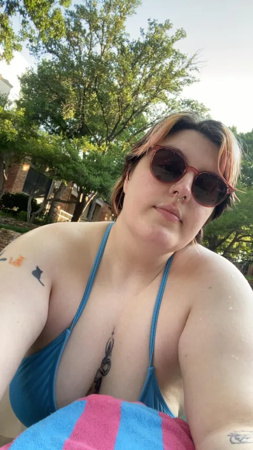 It’s raining today so I can’t be at the pool 😔 send to make me feel better