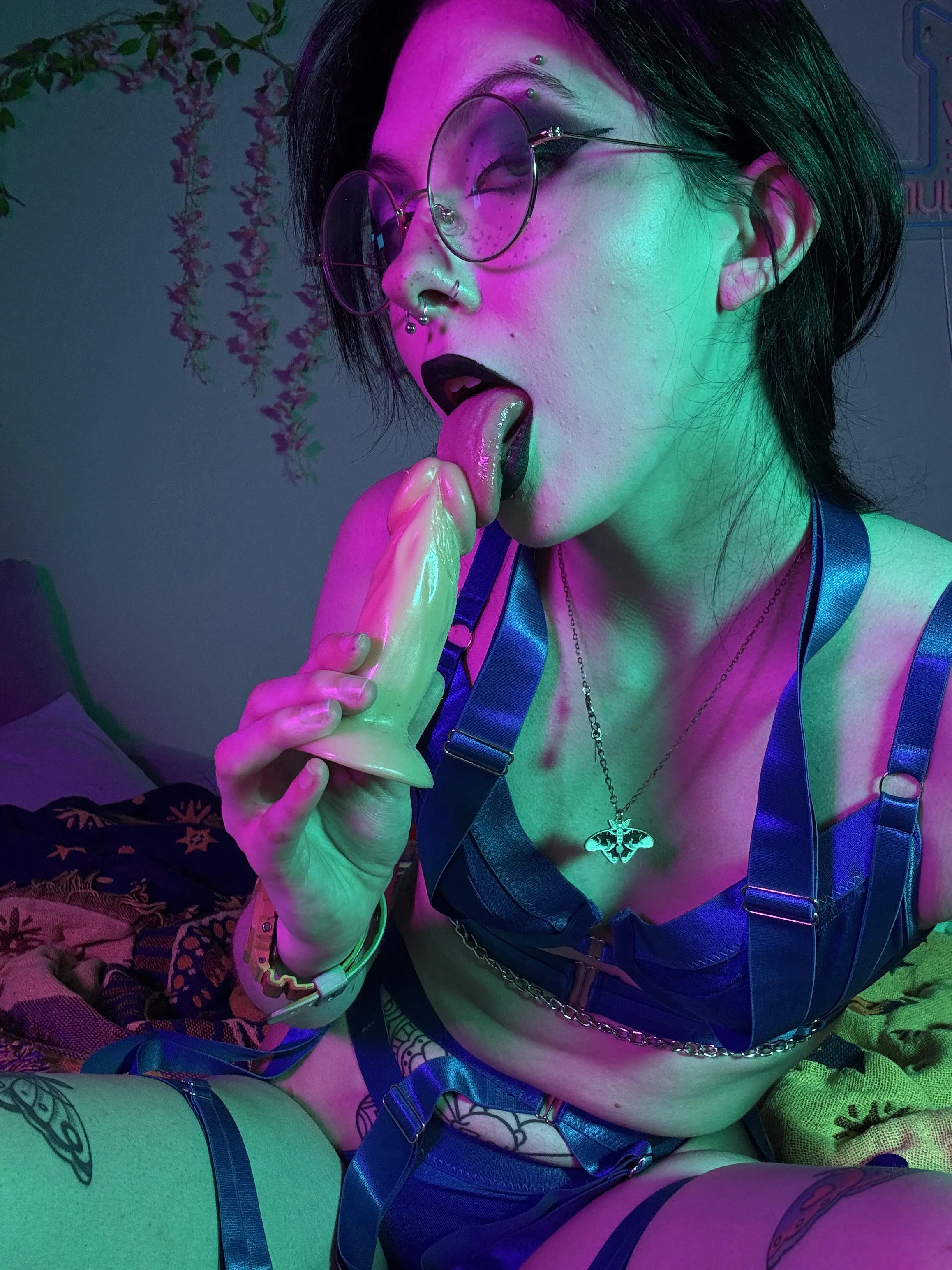 🔮 let me make all of your fantasies come true, I’ll be waiting 🔮 [cam][sext][rate][joi][fan][pic][vid][pty][bra][sck][fet][dom]