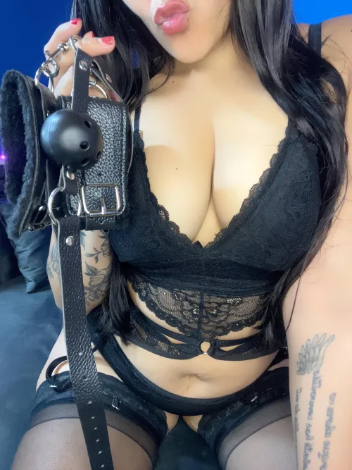 Mommy gives orders, you obey, is that clear?