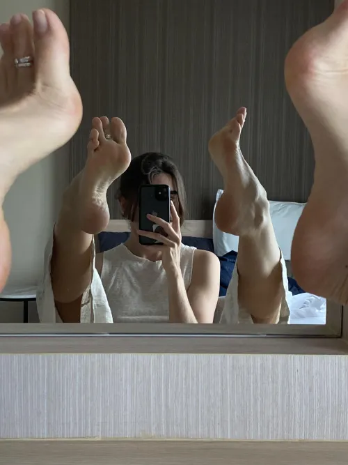 My toes are prettier than your ex